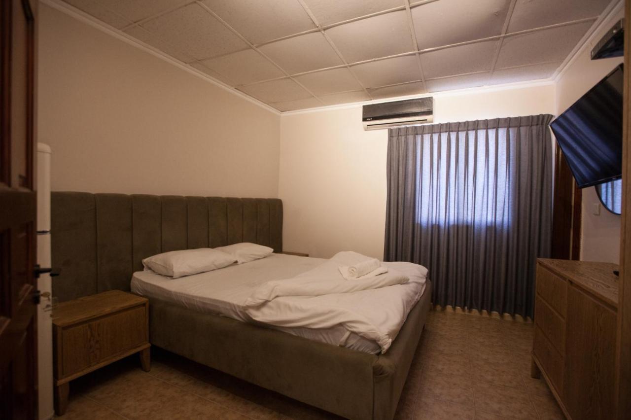 อาฮูซัท เฮาเชอร์ Hotel ทิเบเรียส ภายนอก รูปภาพ