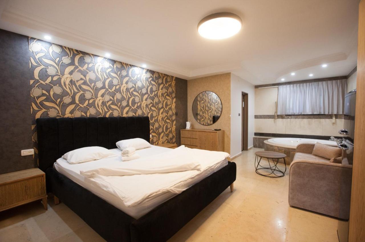 อาฮูซัท เฮาเชอร์ Hotel ทิเบเรียส ภายนอก รูปภาพ