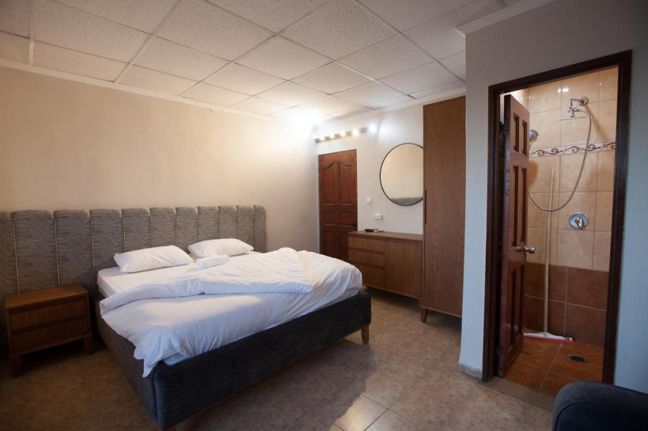 อาฮูซัท เฮาเชอร์ Hotel ทิเบเรียส ภายนอก รูปภาพ
