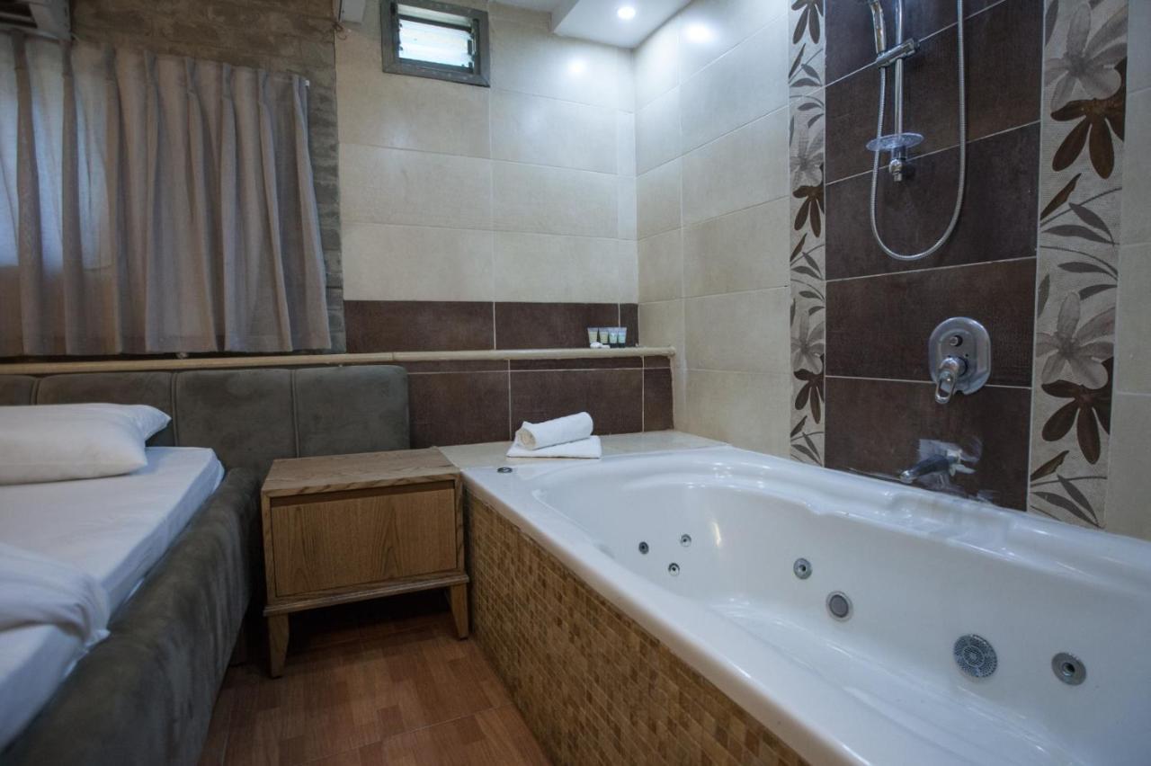 อาฮูซัท เฮาเชอร์ Hotel ทิเบเรียส ภายนอก รูปภาพ