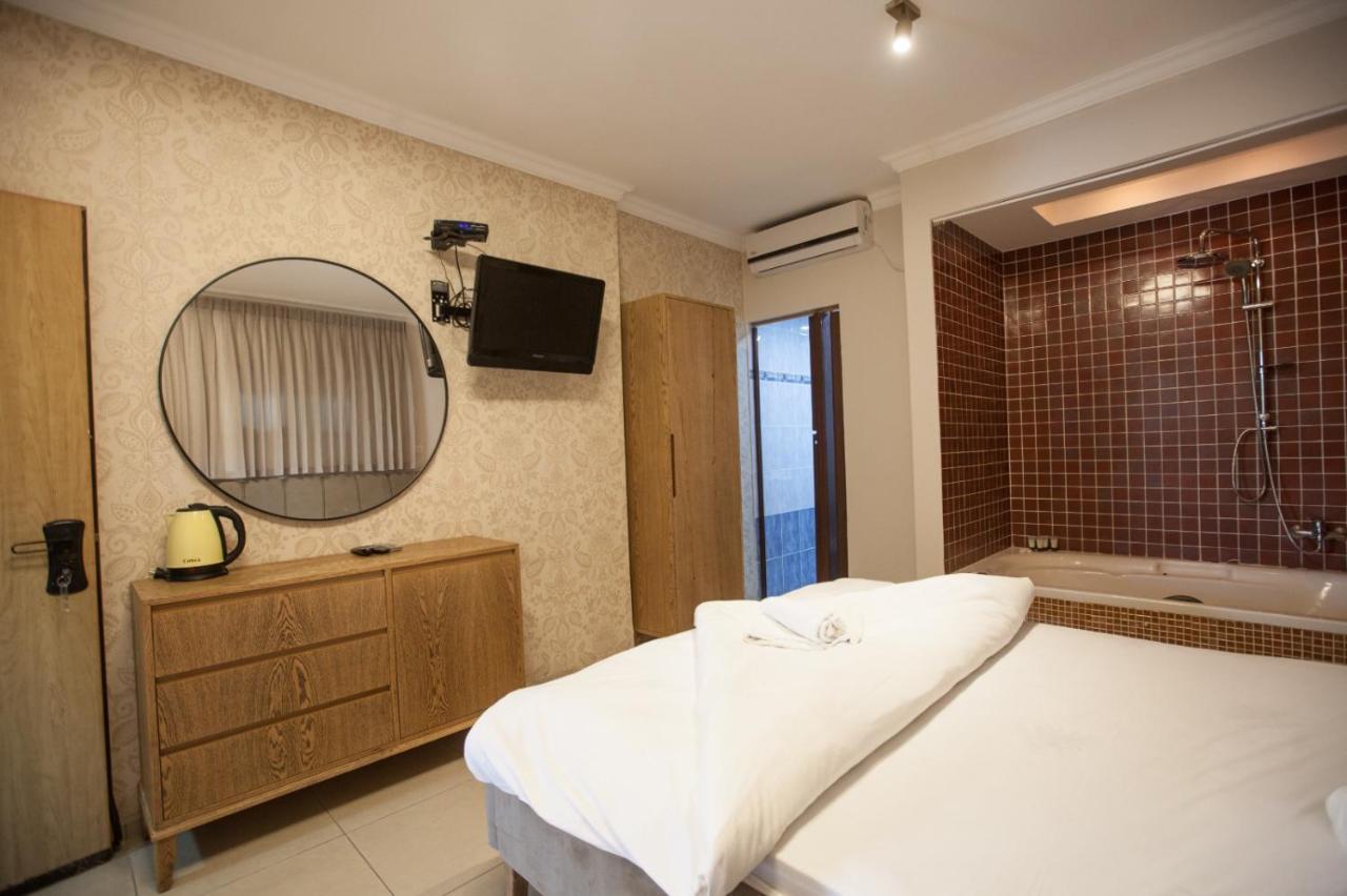 อาฮูซัท เฮาเชอร์ Hotel ทิเบเรียส ภายนอก รูปภาพ