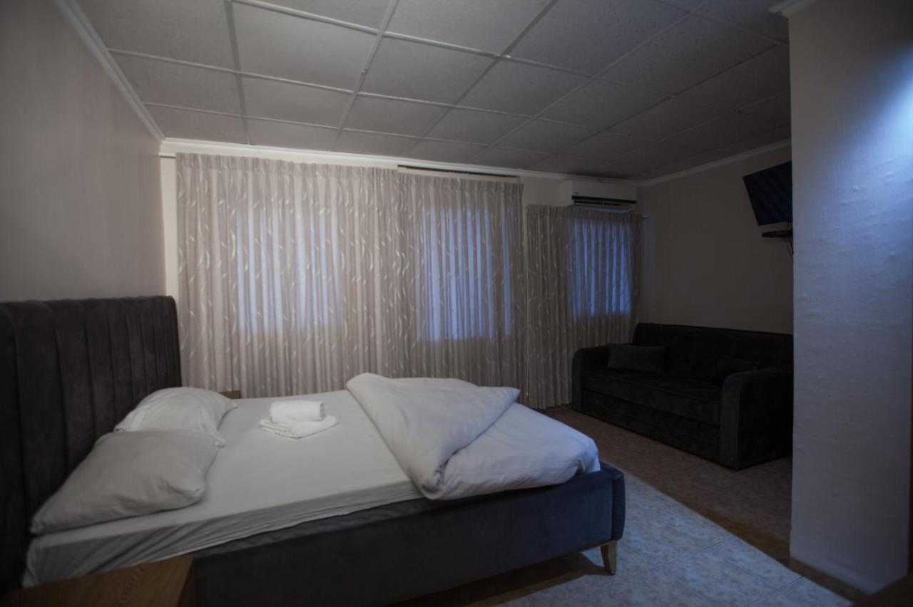 อาฮูซัท เฮาเชอร์ Hotel ทิเบเรียส ภายนอก รูปภาพ