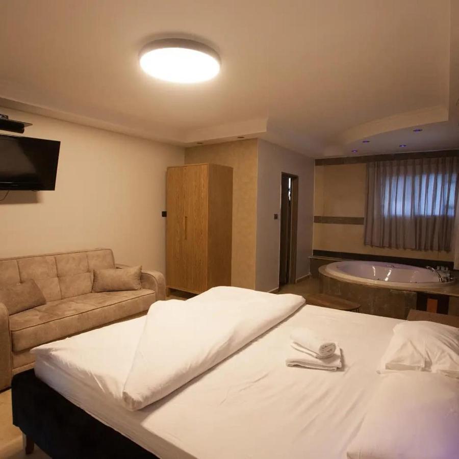 อาฮูซัท เฮาเชอร์ Hotel ทิเบเรียส ภายนอก รูปภาพ