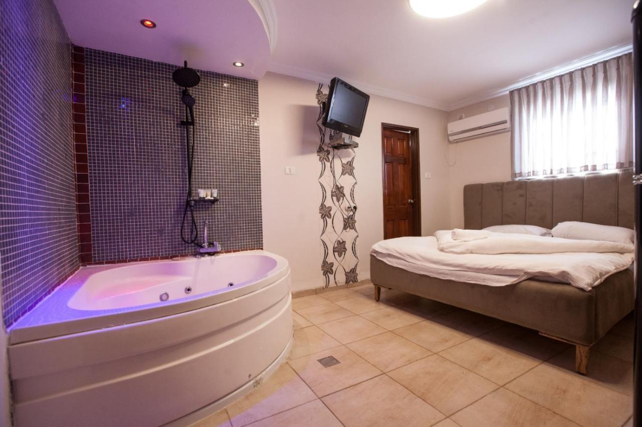 อาฮูซัท เฮาเชอร์ Hotel ทิเบเรียส ภายนอก รูปภาพ