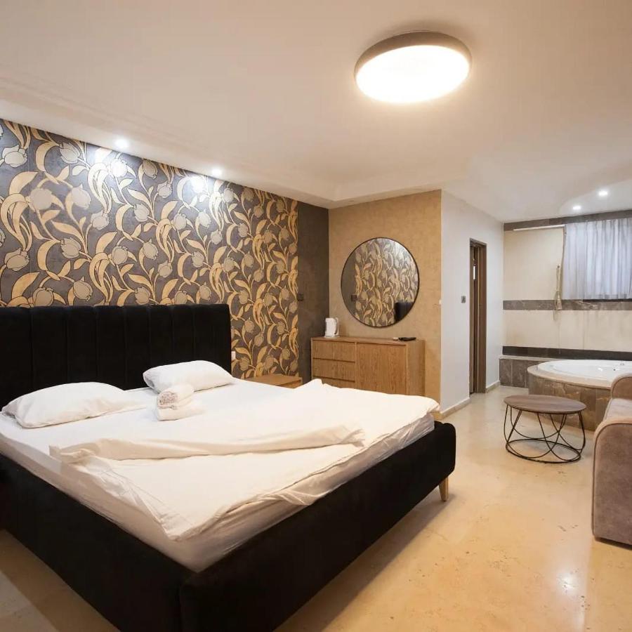 อาฮูซัท เฮาเชอร์ Hotel ทิเบเรียส ภายนอก รูปภาพ
