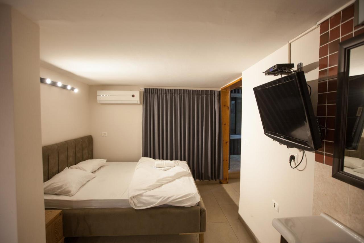 อาฮูซัท เฮาเชอร์ Hotel ทิเบเรียส ภายนอก รูปภาพ
